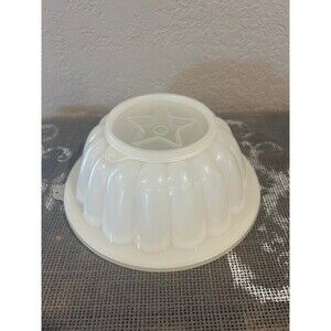 Vintage Tupperware Jello Mold w Serving Plate White Star